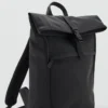 Gummierter Rucksack mit Klappenverschluss