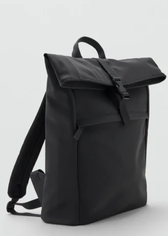 Gummierter Rucksack mit Klappenverschluss