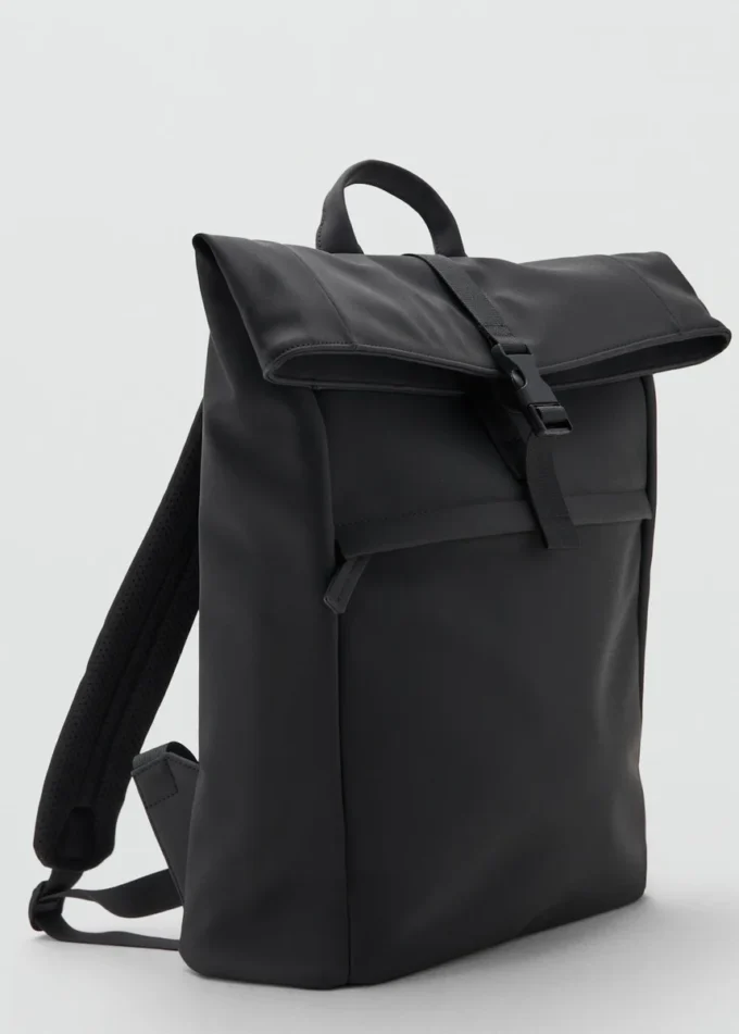 Gummierter Rucksack mit Klappenverschluss