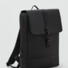 Gummierter Rucksack mit Klappenverschluss