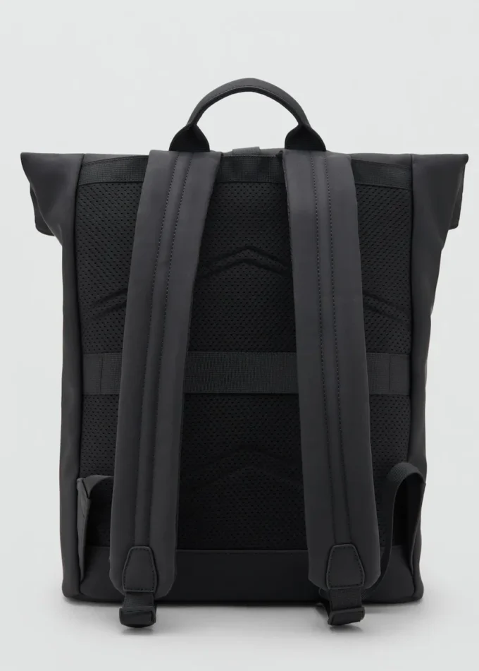 Gummierter Rucksack mit Klappenverschluss