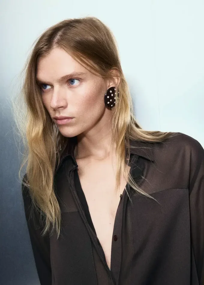 Halbtransparente Bluse mit Aufnähern