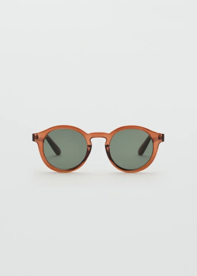 Halbtransparente Sonnenbrille Halbtransparente Sonnenbrille