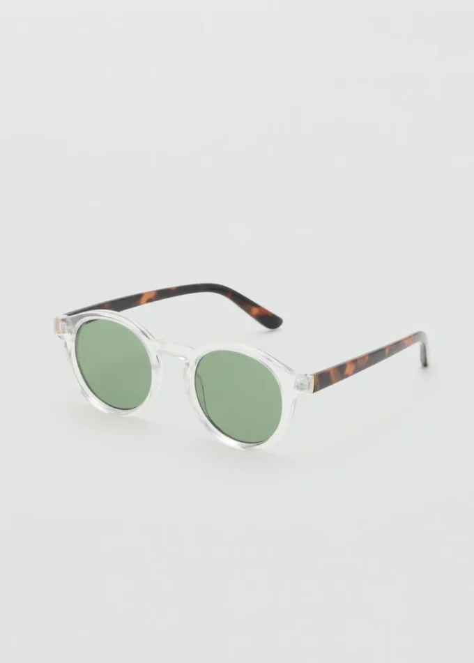 Halbtransparente Sonnenbrille Halbtransparente Sonnenbrille