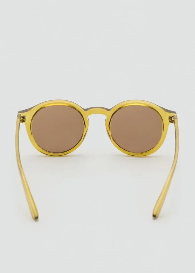 Halbtransparente Sonnenbrille Halbtransparente Sonnenbrille