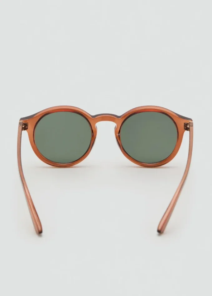 Halbtransparente Sonnenbrille Halbtransparente Sonnenbrille