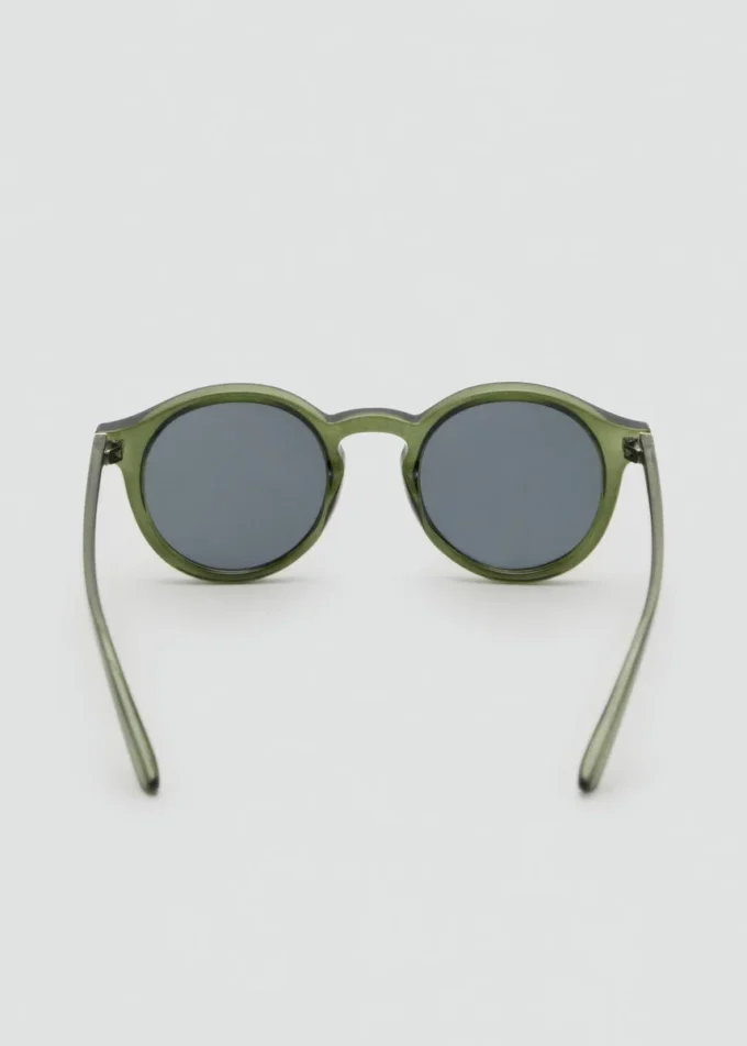Halbtransparente Sonnenbrille Halbtransparente Sonnenbrille