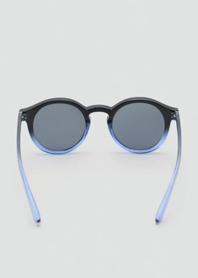 Halbtransparente Sonnenbrille Halbtransparente Sonnenbrille