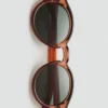 Halbtransparente Sonnenbrille Halbtransparente Sonnenbrille
