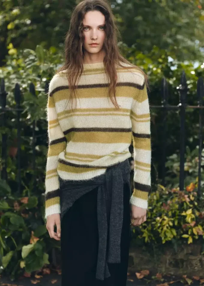 Halbtransparenter Alpaka-Pullover