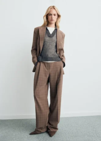 Halbtransparenter Rollkragenpullover