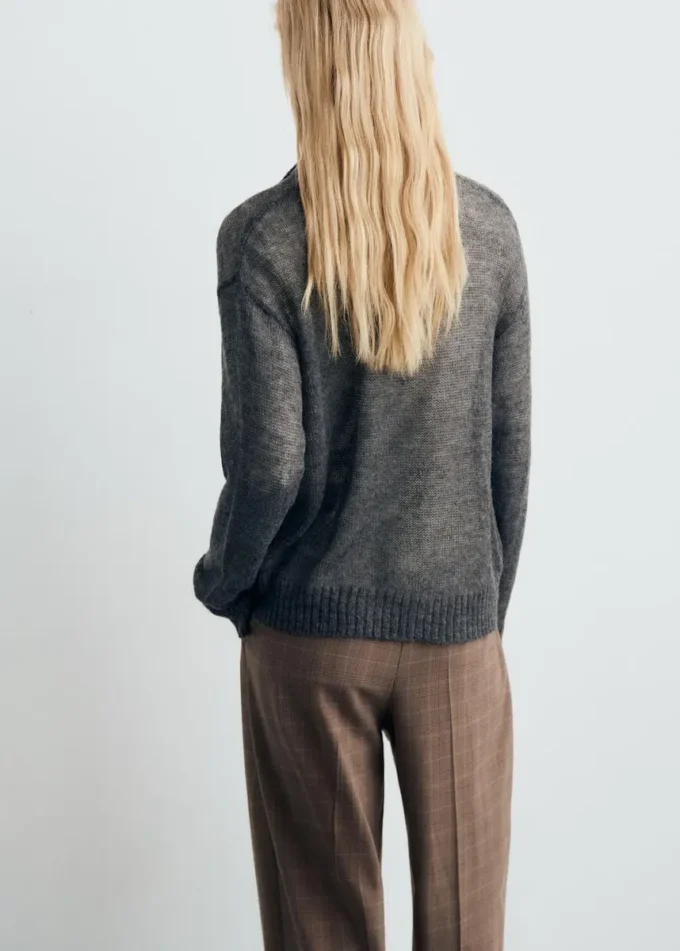 Halbtransparenter Rollkragenpullover