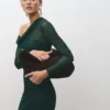 Halbtransparentes asymmetrisches Kleid