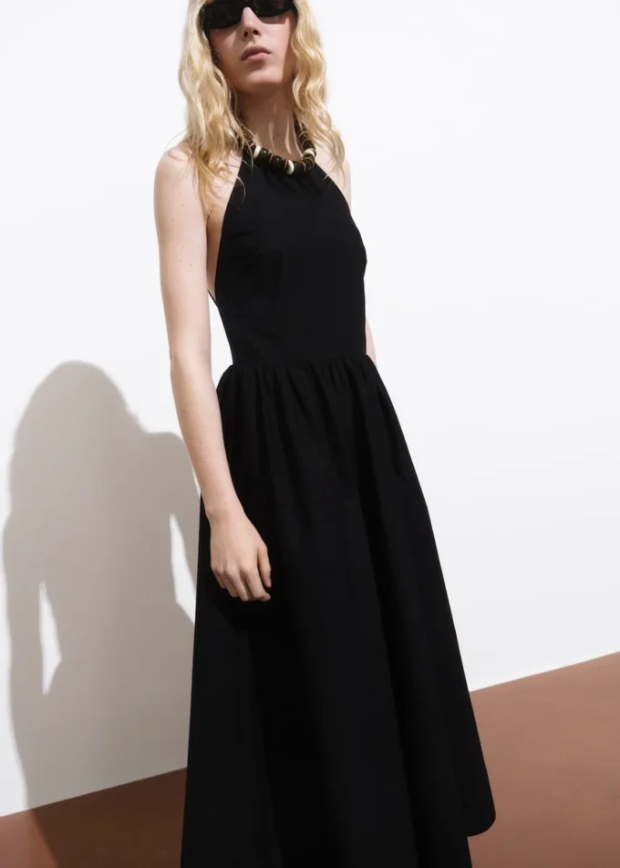 Halterkleid mit gekreuztem Rücken