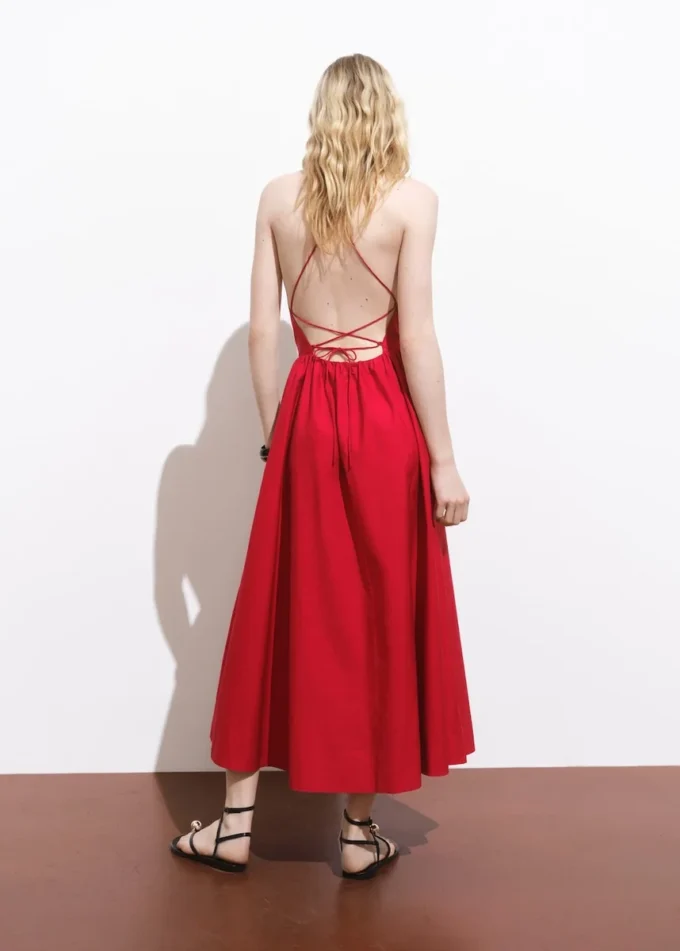 Halterkleid mit gekreuztem Rücken
