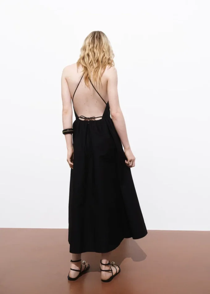 Halterkleid mit gekreuztem Rücken