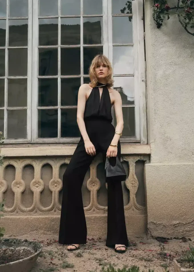 Halterneck-Jumpsuit mit Schal