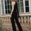 Halterneck-Jumpsuit mit Schal