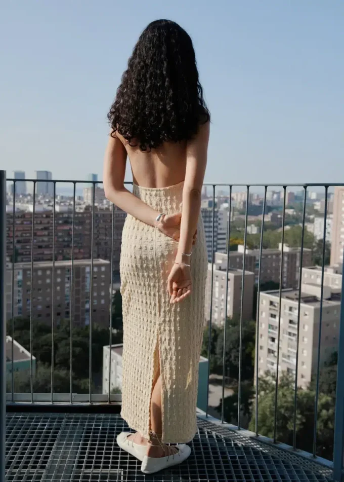 Halterneck-Kleid aus Crêpe Halterneck-Kleid aus Crêpe