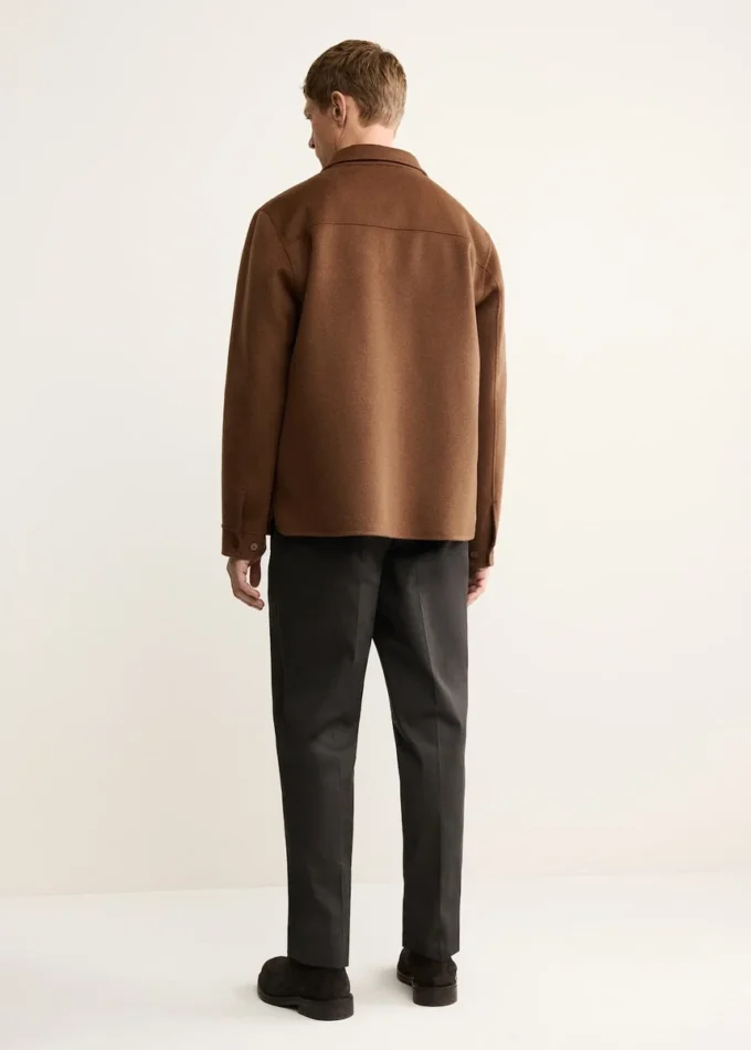 Handgefertigte Wolljacke mit Reißverschluss Handgefertigte Wolljacke mit Reißverschluss