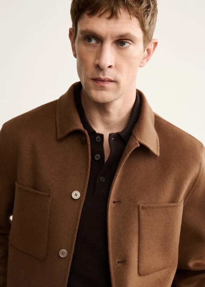 Handgefertigte Wolljacke mit Reißverschluss Handgefertigte Wolljacke mit Reißverschluss