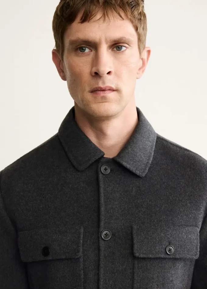 Handgefertigte Wolljacke mit Taschen Handgefertigte Wolljacke mit Taschen