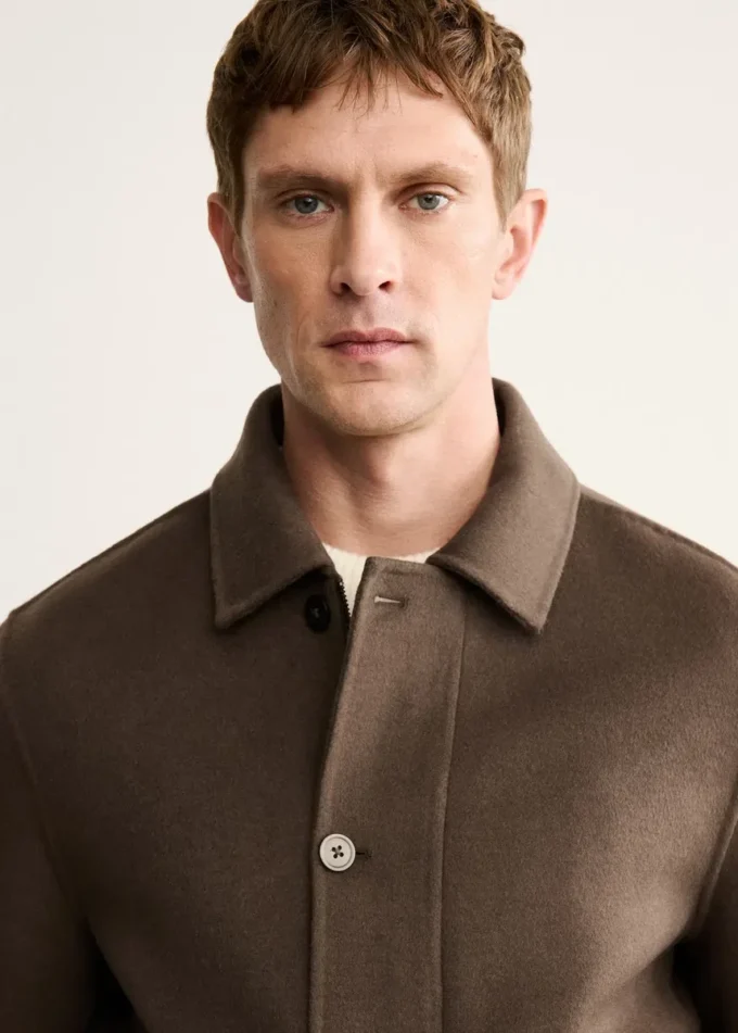 Handgefertigte Wolljacke mit Taschen Handgefertigte Wolljacke mit Taschen