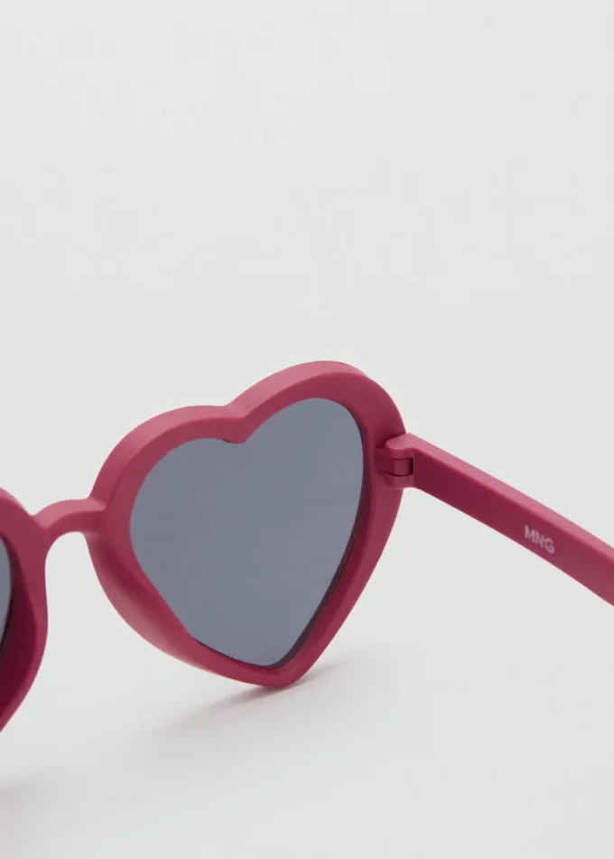 Herzförmige Sonnenbrille