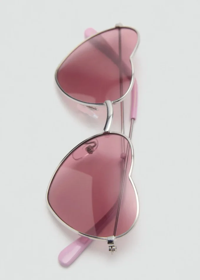 Herzförmige Sonnenbrille