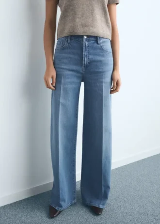 Hoch taillierte Jeans mit weitem Bein