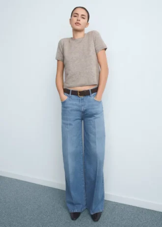 Hoch taillierte Jeans mit weitem Bein