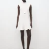 Hochgeschlossenes Kleid mit Rüschen Hochgeschlossenes Kleid mit Rüschen