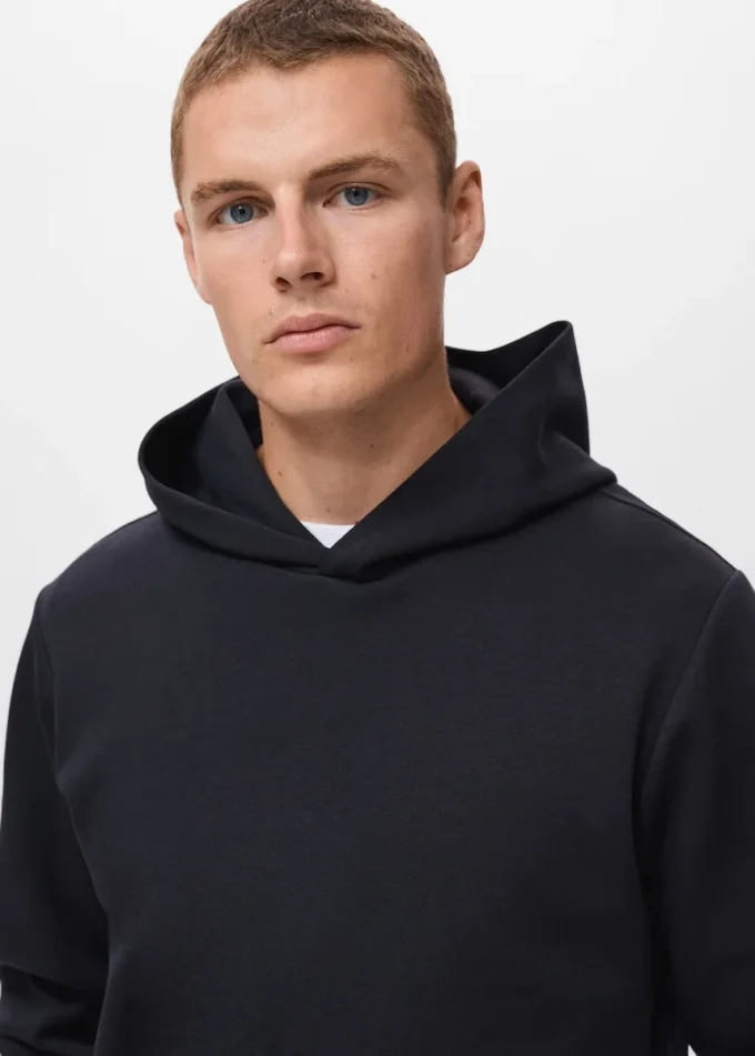 Hoodie in regulärer Passform Hoodie in regulärer Passform