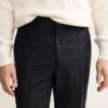 Hose aus 100 % Schurwolle mit normaler Passform und Nadelstreifen Hose aus 100 % Schurwolle mit normaler Passform und Nadelstreifen