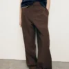 Hose mit niedriger Leibhöhe und weitem Bein