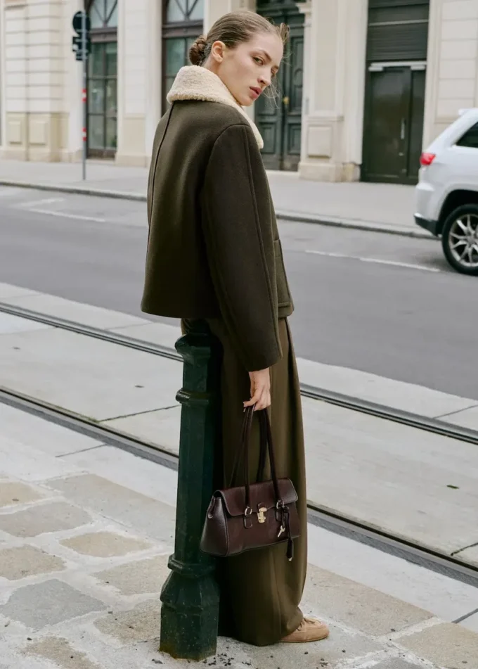 Jacke aus Wollmischgewebe mit abnehmbarem Kragen Jacke aus Wollmischgewebe mit abnehmbarem Kragen