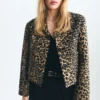 Jacke mit Leopardenmuster und Knöpfen Jacke mit Leopardenmuster und Knöpfen