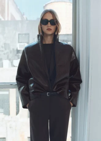 Jacke mit Perkins-Kragenstruktur