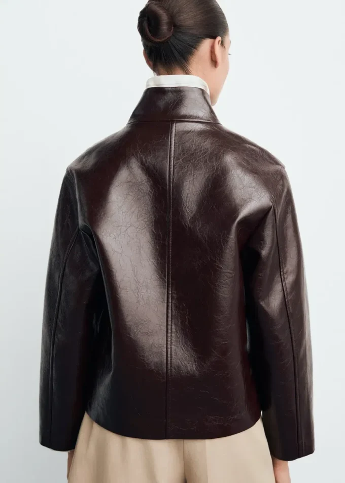 Jacke mit Perkins-Kragenstruktur