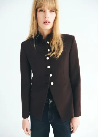 Jacke mit Stehkragen und Schmuckknöpfen Jacke mit Stehkragen und Schmuckknöpfen