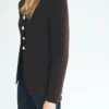 Jacke mit Stehkragen und Schmuckknöpfen Jacke mit Stehkragen und Schmuckknöpfen