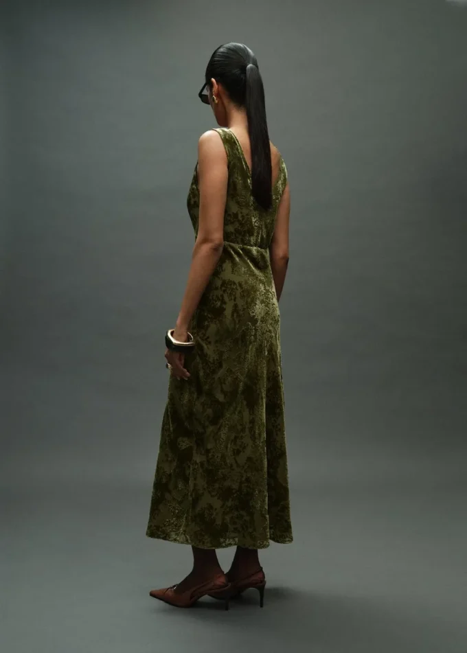 Jacquard-Kleid mit V-Ausschnitt Jacquard-Kleid mit V-Ausschnitt