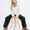 Jeans mit gesticktem Herz Jeans mit gesticktem Herz