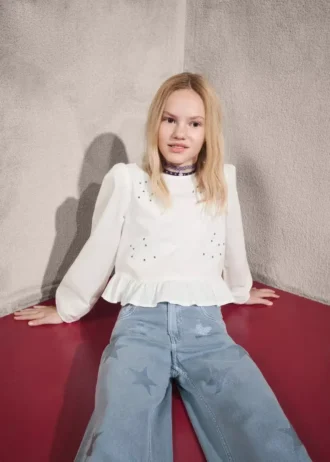 Jeans mit glitzernden Sternen