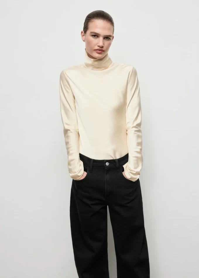 Jeans mit hoher Taille und geradem Schnitt Jeans mit hoher Taille und geradem Schnitt