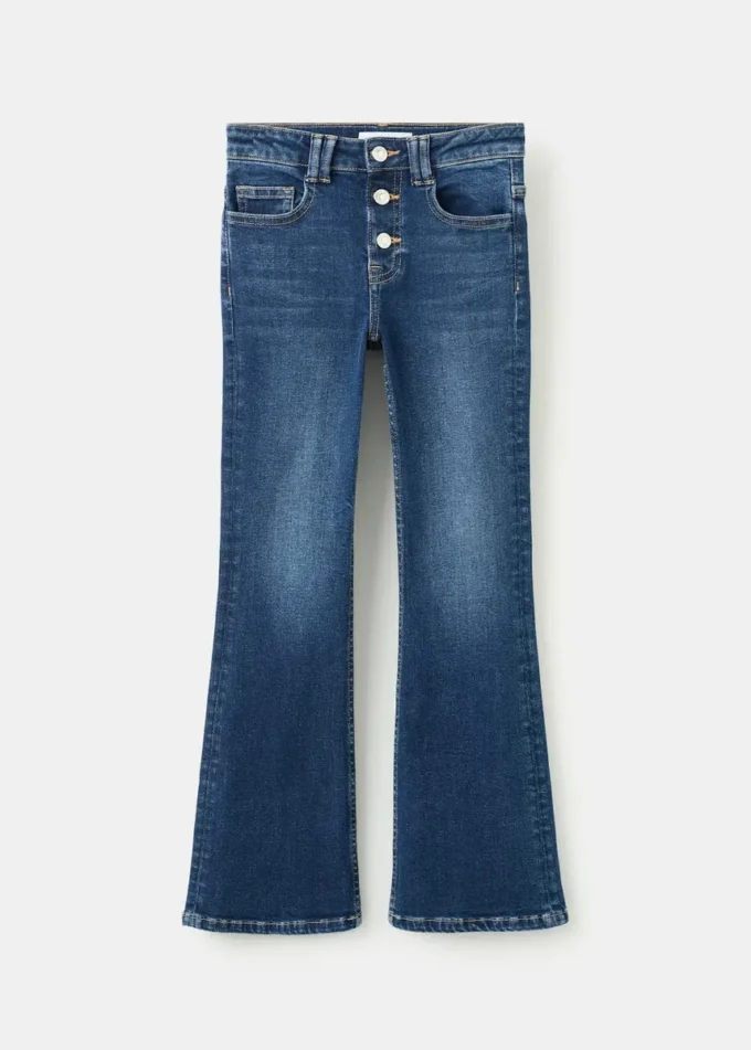 Jeans mit Knöpfen