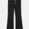 Jeans mit Knöpfen