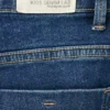Jeans mit Knöpfen