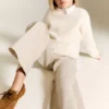 Jeans mit niedriger Taille und Nieten Jeans mit niedriger Taille und Nieten