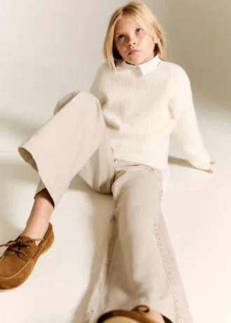 Jeans mit niedriger Taille und Nieten